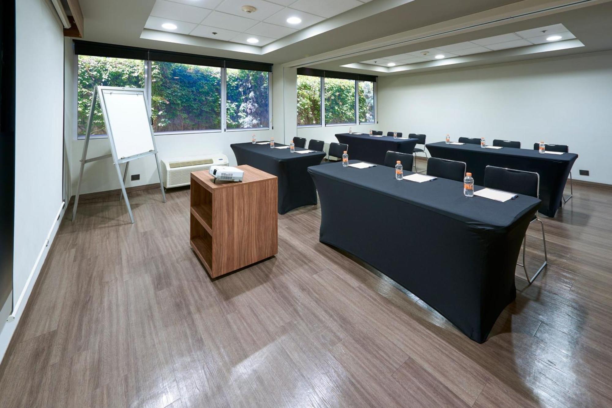 City Express By Marriott Saltillo Norte Екстериор снимка