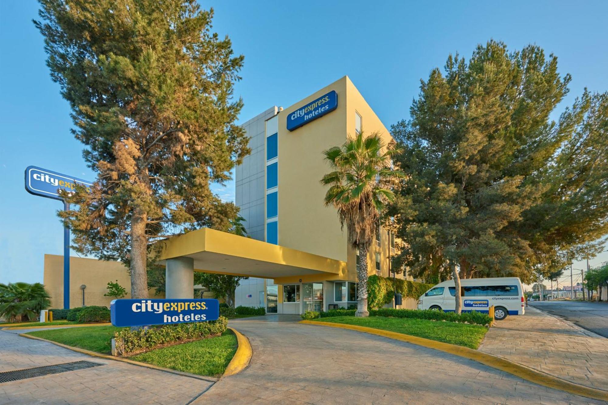 City Express By Marriott Saltillo Norte Екстериор снимка