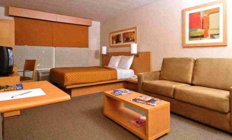 City Express By Marriott Saltillo Norte Екстериор снимка