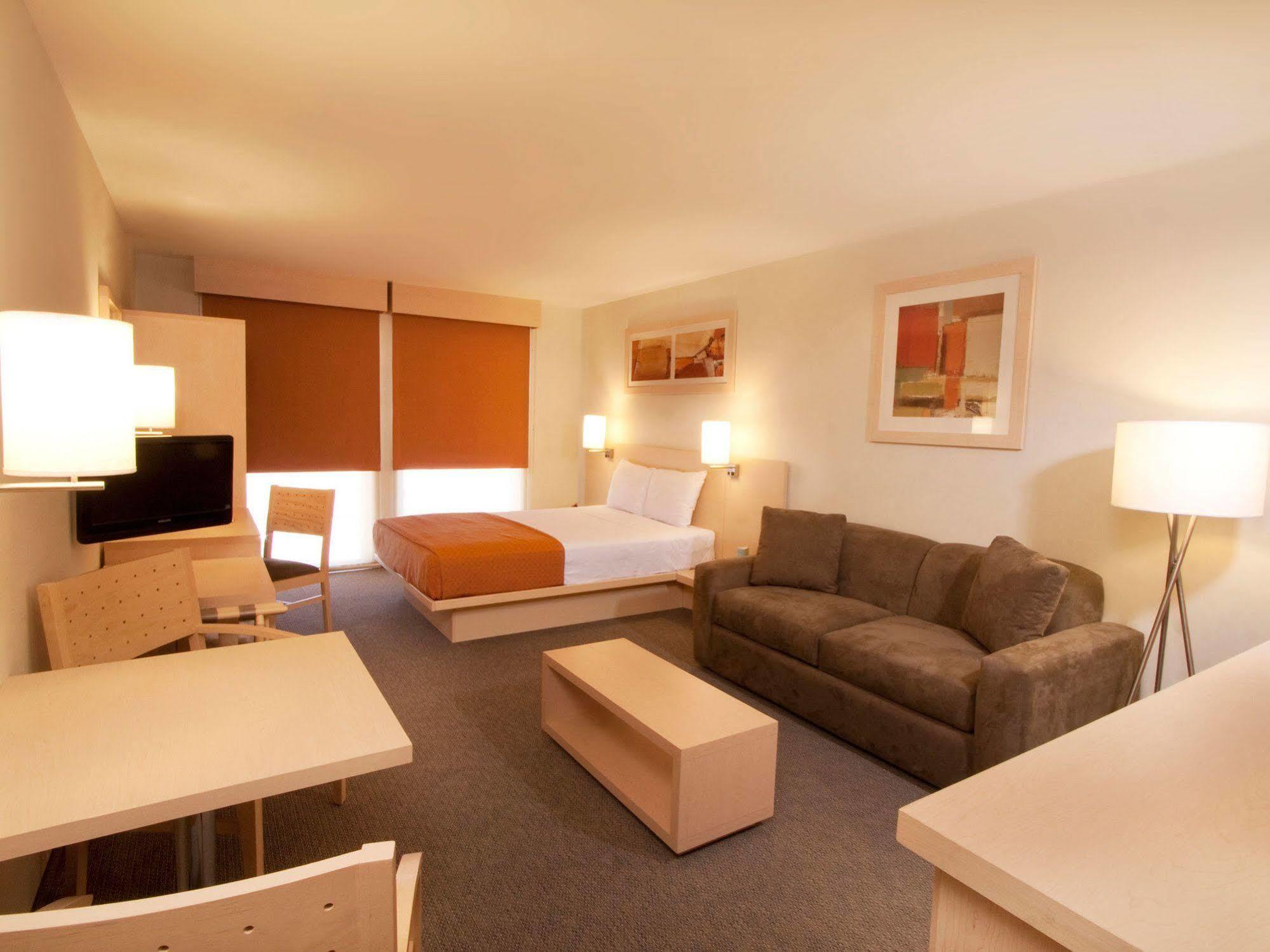 City Express By Marriott Saltillo Norte Екстериор снимка